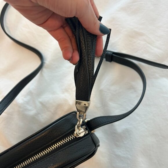 Small black leather Kate Spade cross-body bag with zipper tassel. - Picture 5 of 10